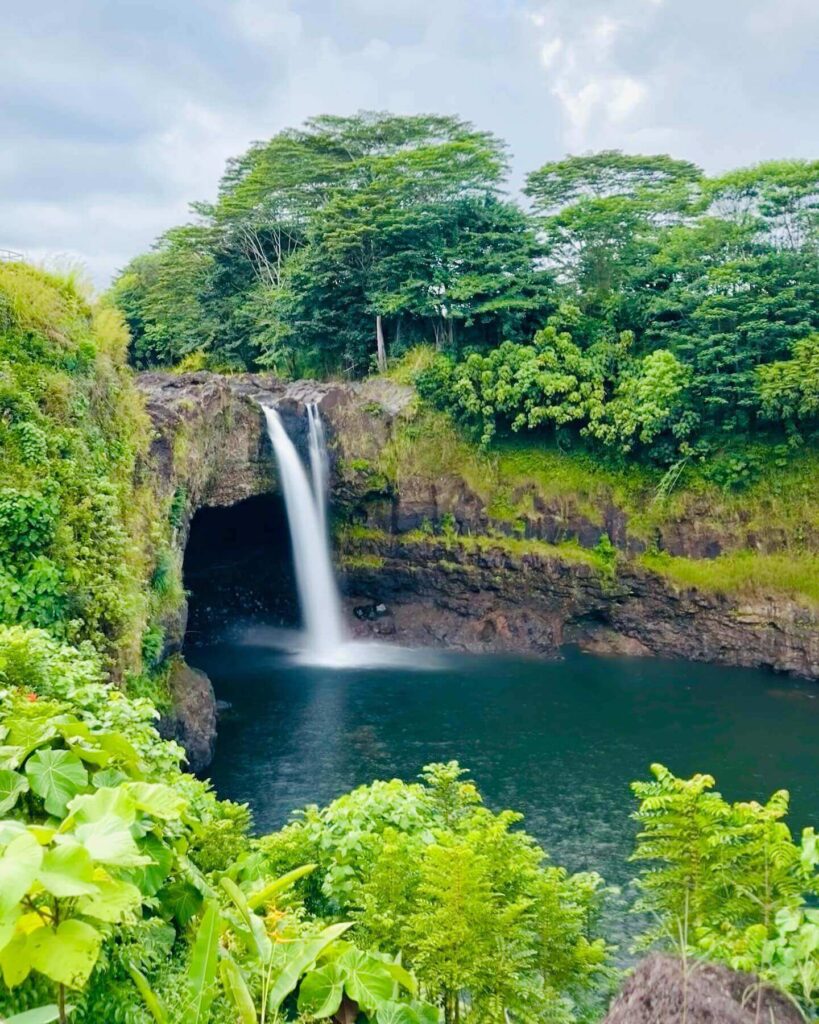 One-day Big Island photography itinerary featuring waterfalls, volcanoes, black sand beach, and Mauna Kea sunset