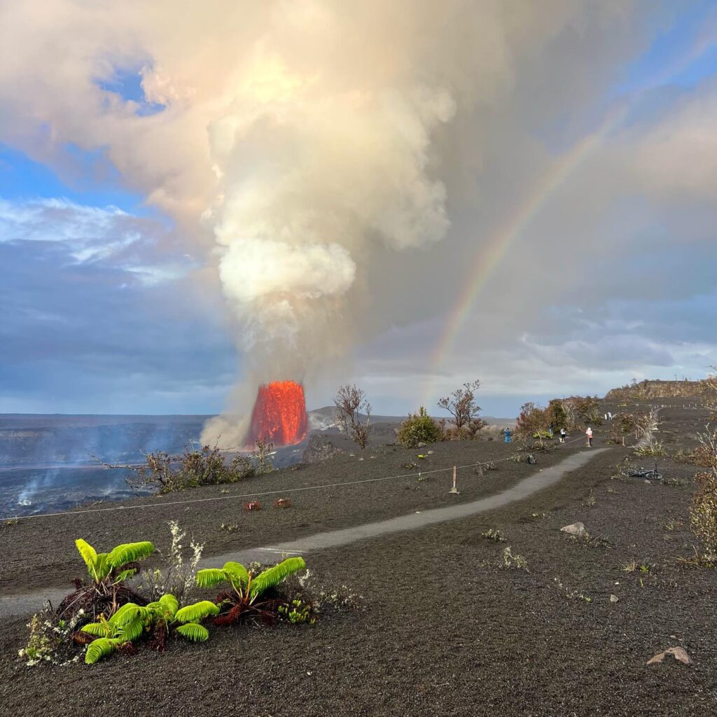 Two-day Big Island photography itinerary featuring waterfalls, volcanoes, beaches, and scenic viewpoints