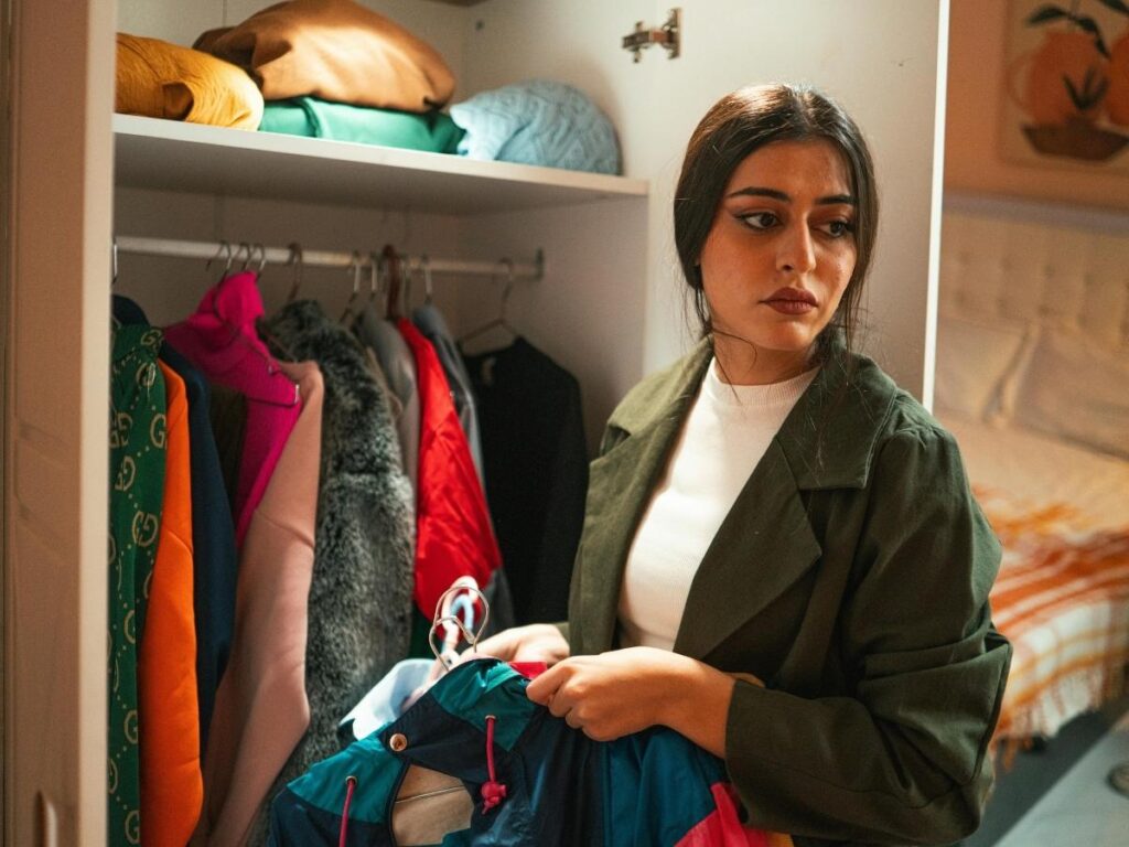 Coordinated travel wardrobe with mix and match pieces for vacation