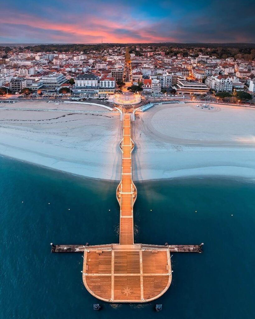 Arcachon Bay coastal view with water and boats near Bordeaux