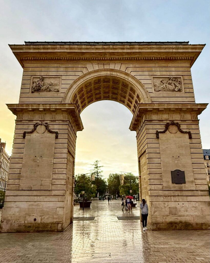 Porte Guillaume arch and Darcy Square in Dijon city center