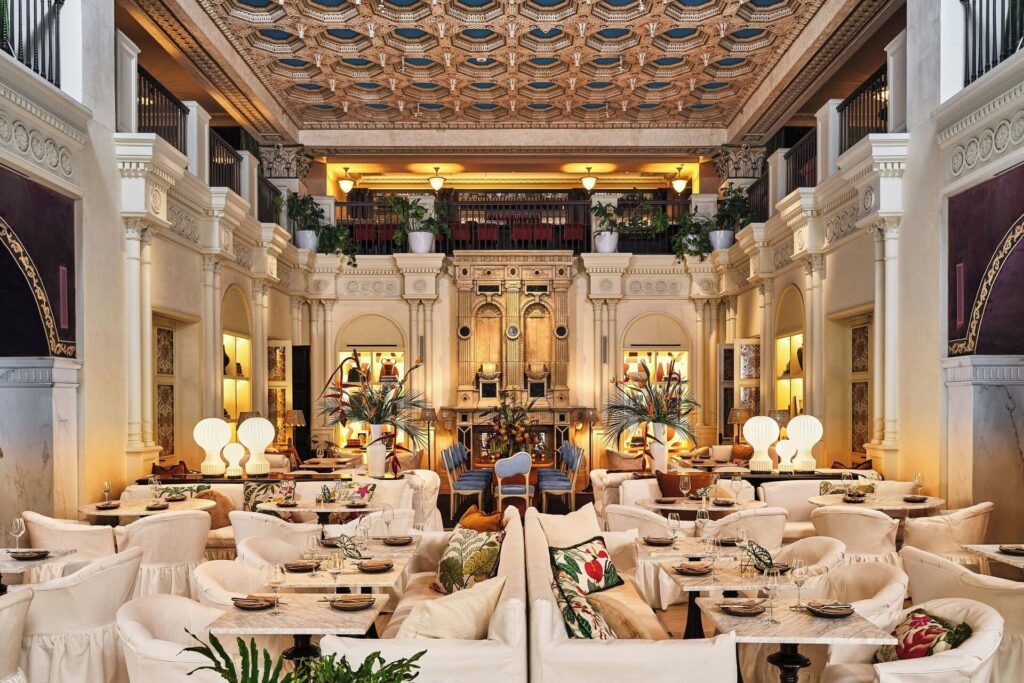 Hotel Per La exterior in Downtown Los Angeles historic building