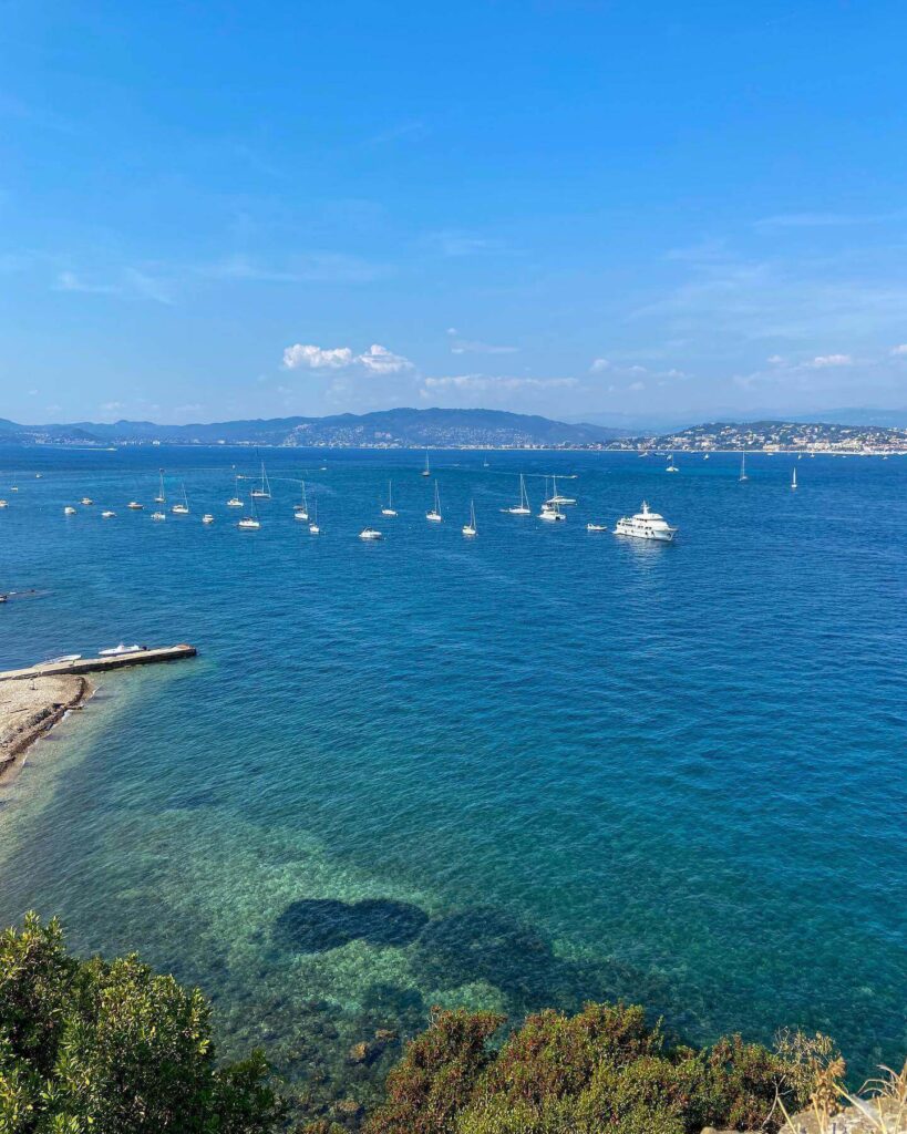 Clear water and walking trails on Île Sainte-Marguerite near Cannes