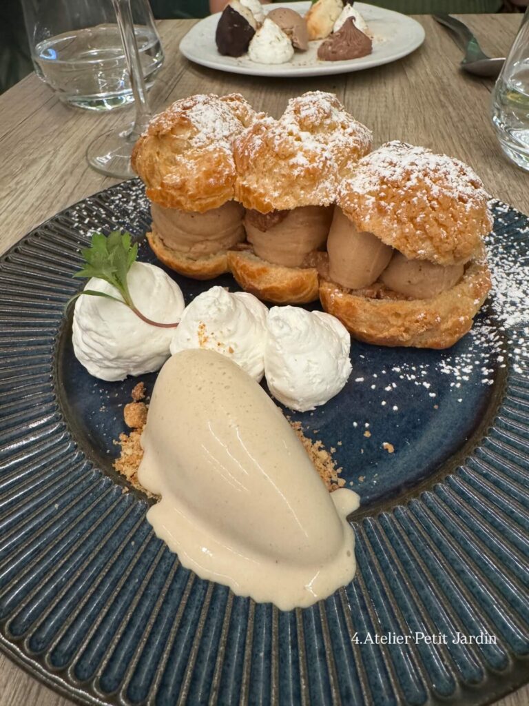 café in Montpellier with coffee and light meal
