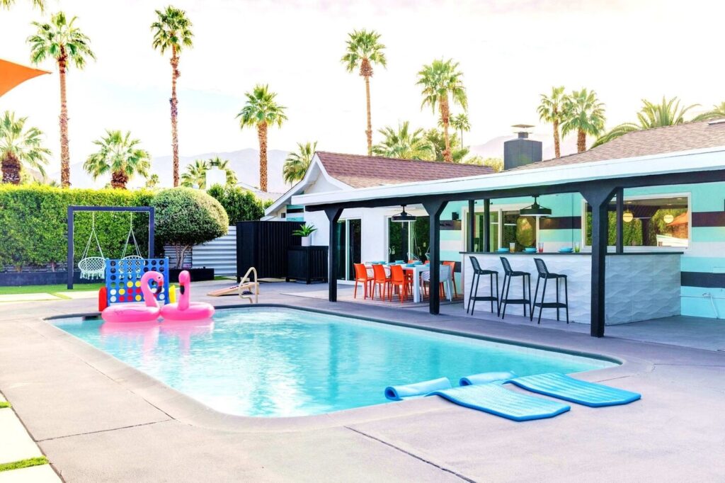 Palm Springs Rendezvous retro themed boutique hotel with vintage rooms and pool