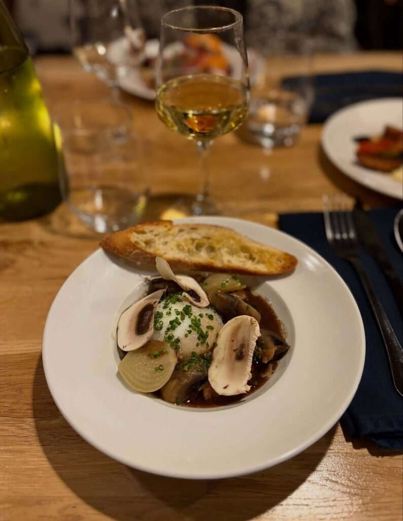 Traditional cassoulet dish and café breakfast scene in Toulouse
