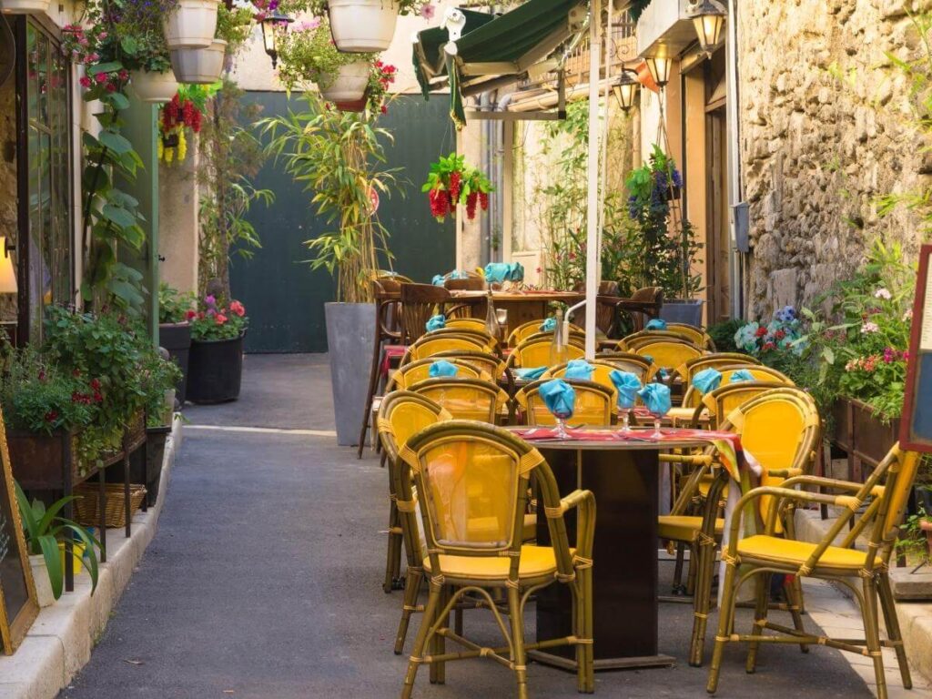 People relaxing at an outdoor café in Aix-en-Provence