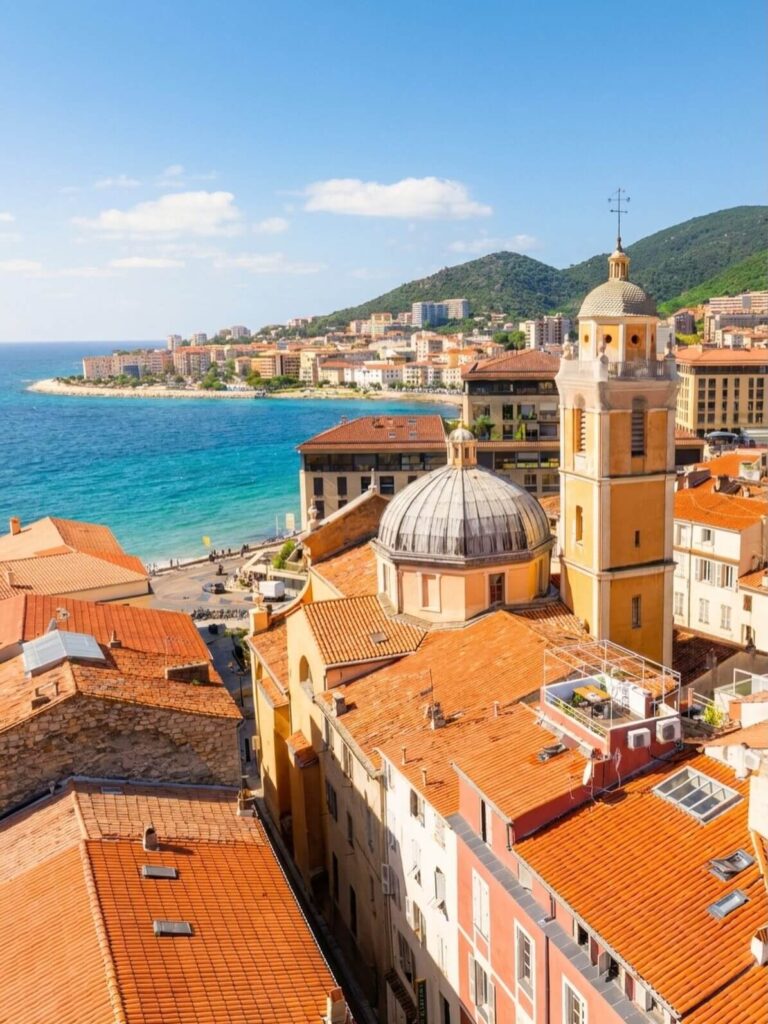 Getting around Ajaccio with walking streets and coastal driving routes