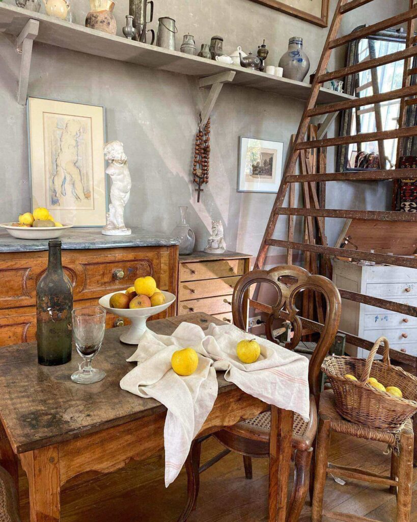 Atelier Cézanne studio in Aix-en-Provence with natural light and artist workspace