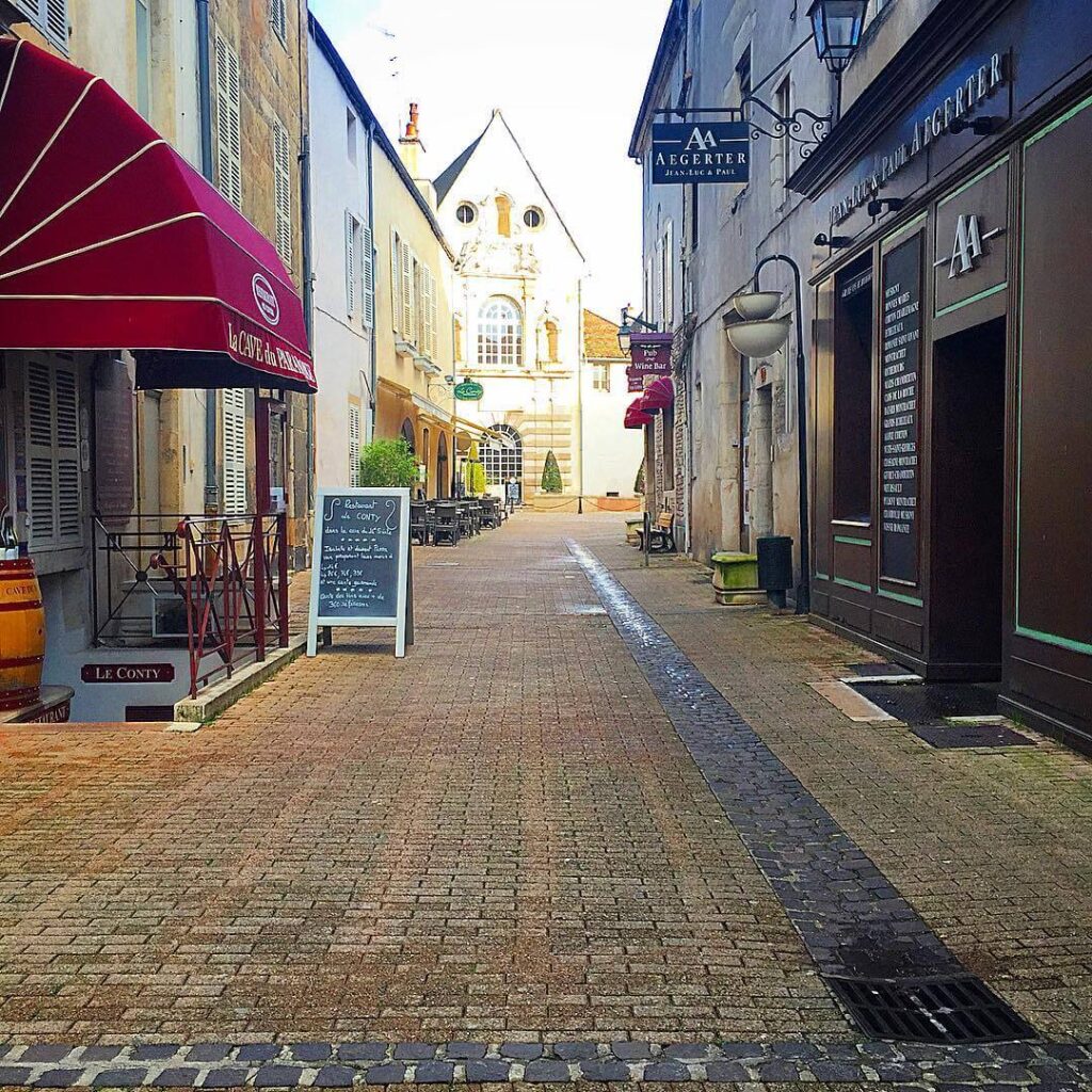 Quiet winter street in Beaune with fewer visitors and calm atmosphere