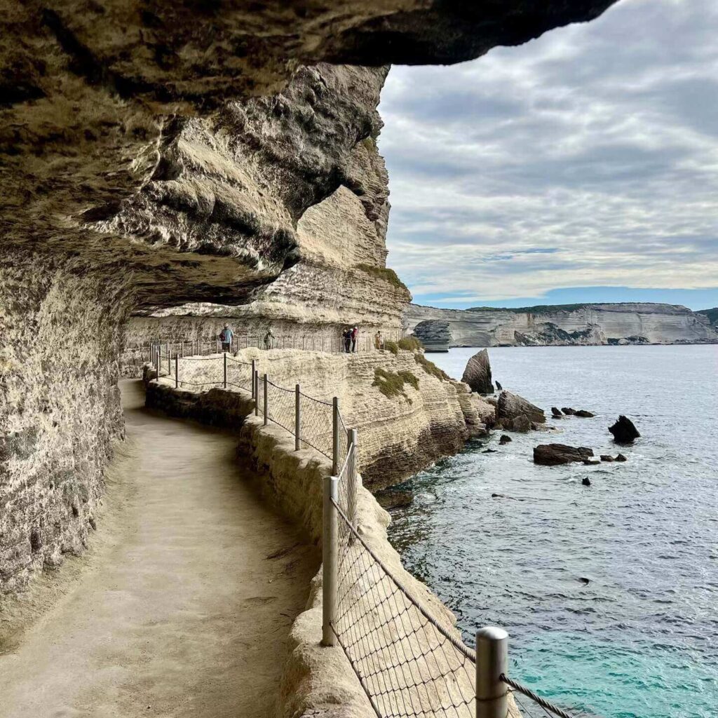 Walking path along the cliffs near Bonifacio overlooking the sea