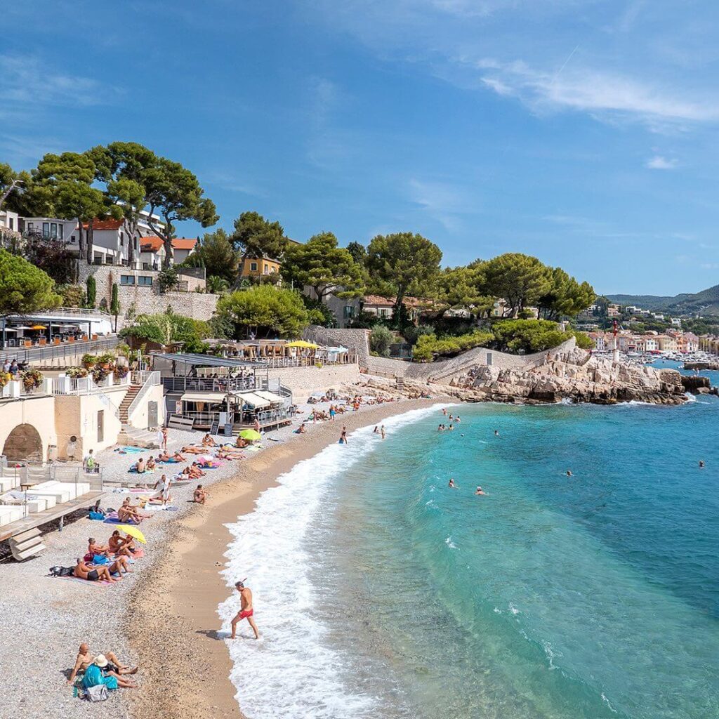 Relaxed afternoon in Cassis with coastal views and slower travel pace