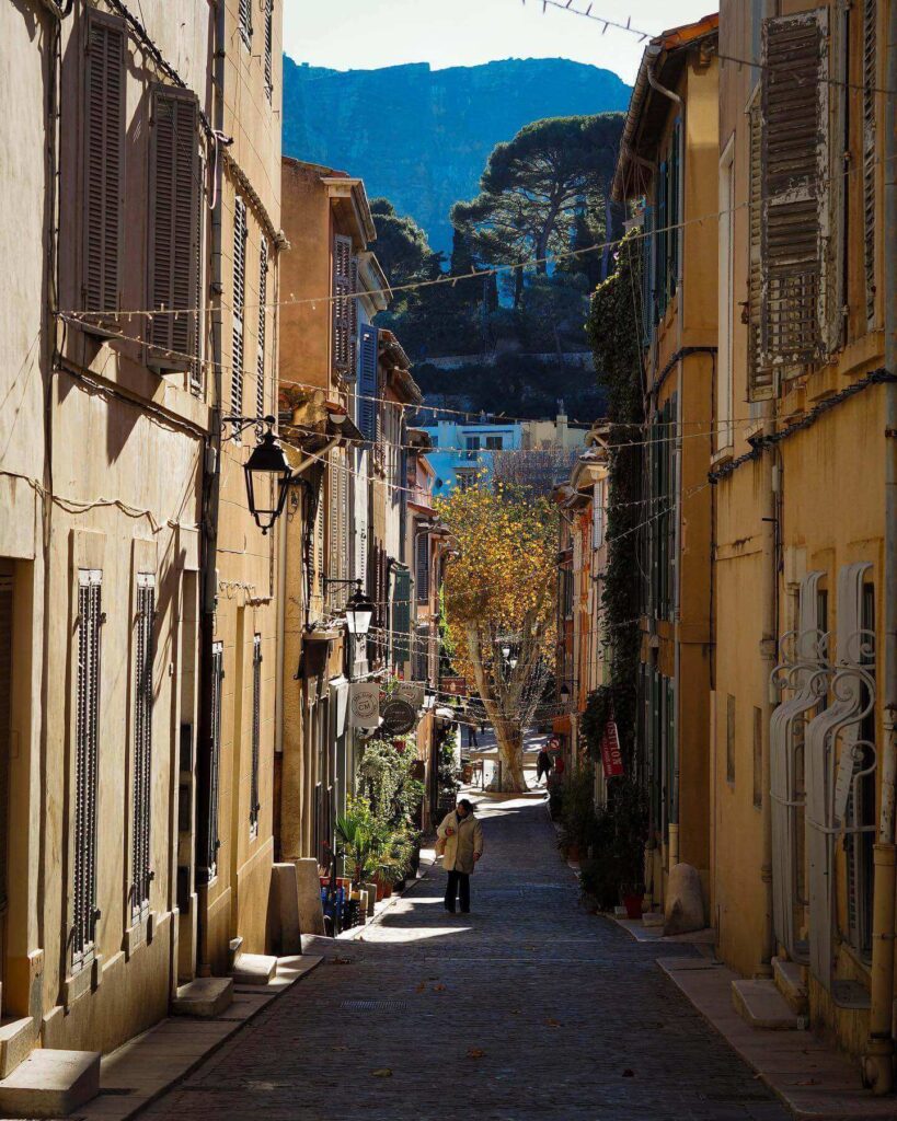 Exploring Cassis town and beach with a relaxed travel pace