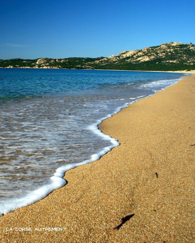 Plage d’Erbaju near Sartène with wide open coastline and fewer crowds
