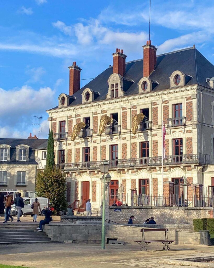 Maison de la Magie Blois with dragon heads on facade