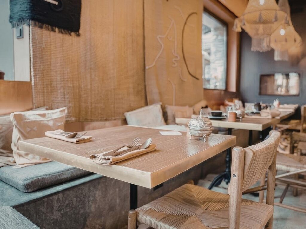 Local restaurant in Sartène with traditional Corsican dining atmosphere