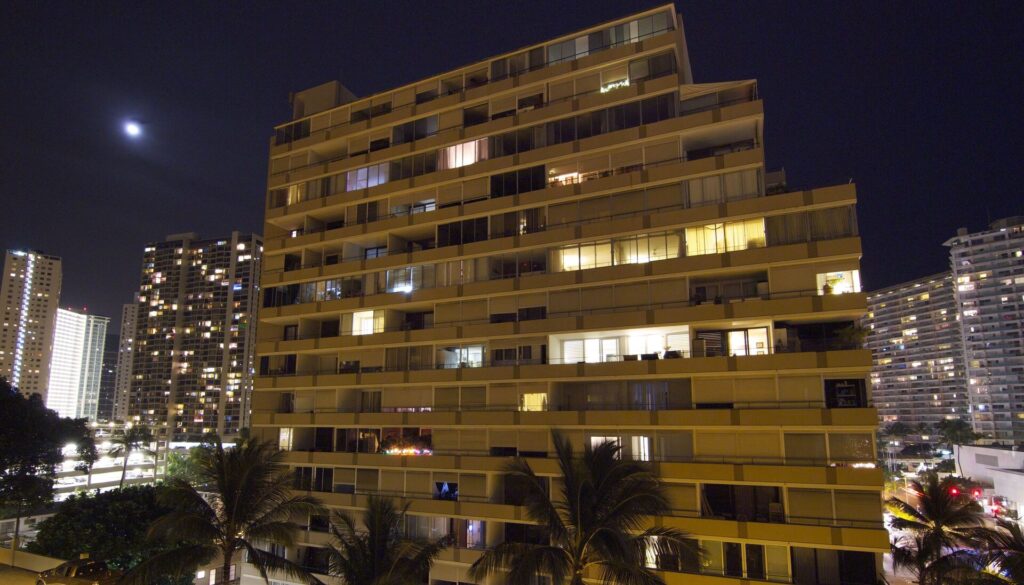 Exterior view of The Equus in Honolulu, featuring boutique-style accommodations, equestrian-inspired decor, and a cozy, relaxed Waikiki atmosphere.