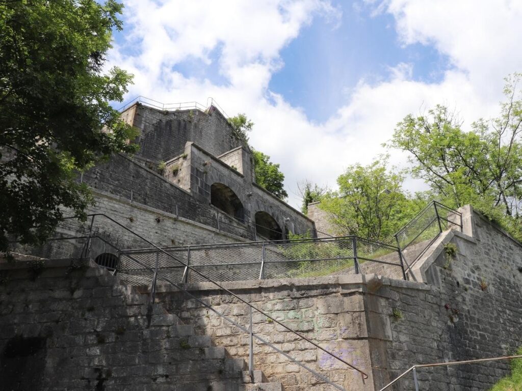 Fortress trails and pathways around the Bastille