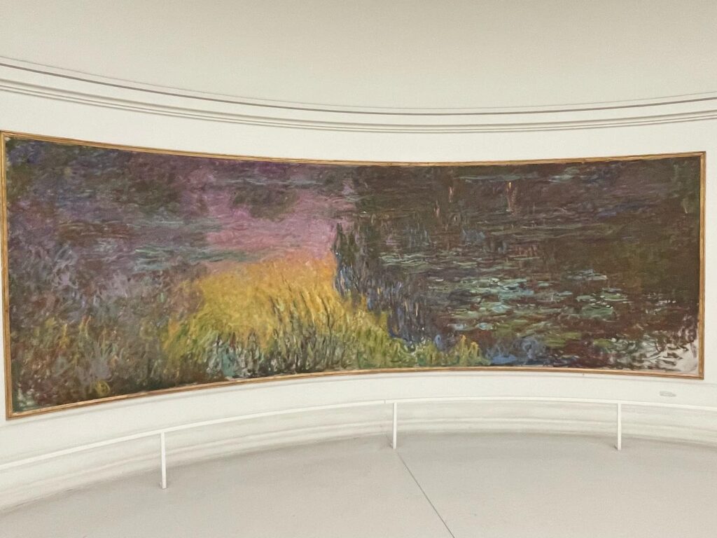Quiet gallery inside Musée de l'Orangerie in Paris