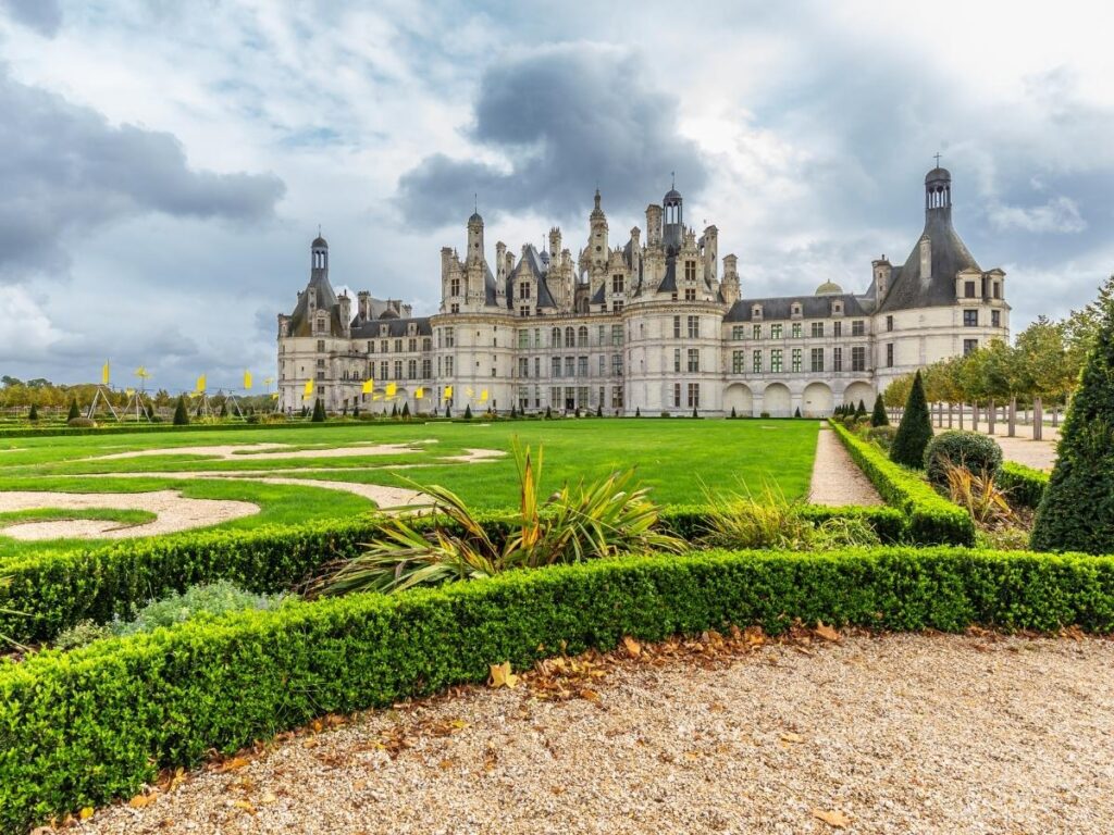 Château de Chambord viewed from the estate grounds