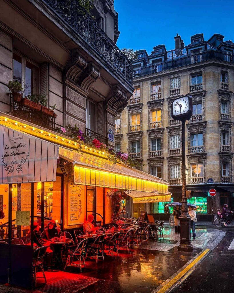 Evening atmosphere in Le Marais after visiting Musée Picasso