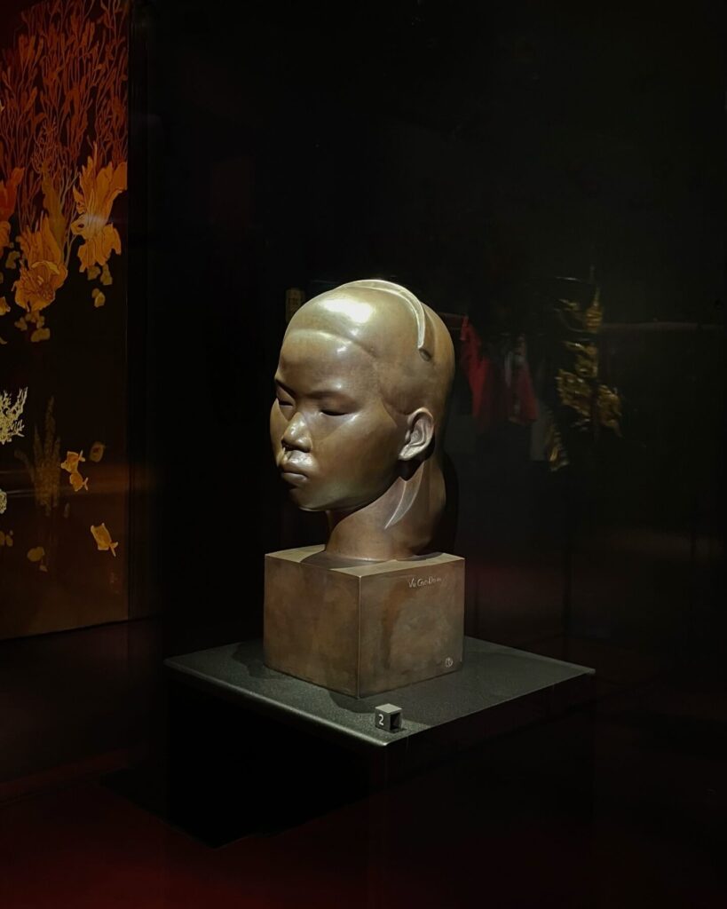 Visitor exploring Musée du quai Branly at a relaxed pace