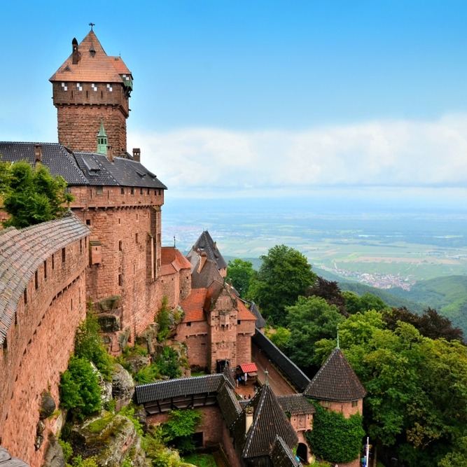 Scenic exterior photography viewpoint of Château du Haut-Kœnigsbourg