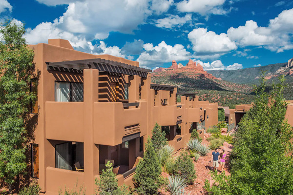 Hyatt Vacation Club at Piñon Pointe scenic vacation resort with panoramic red rock views in Sedona