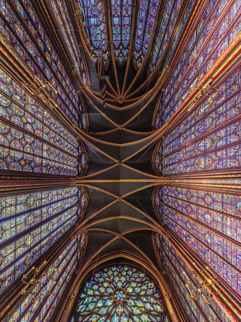 looking-up-inside-sainte-chapelle