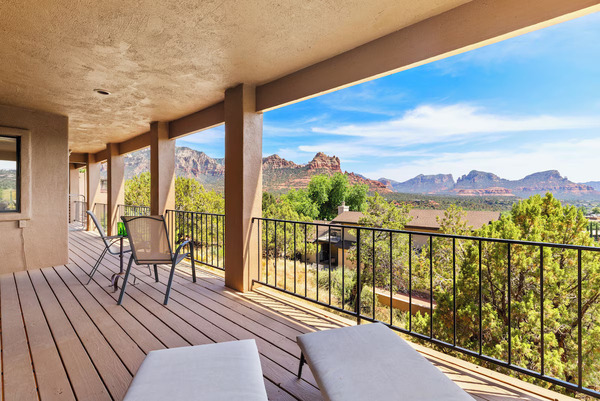 Matterhorn Inn cozy Sedona hotel with breathtaking red rock mountain views