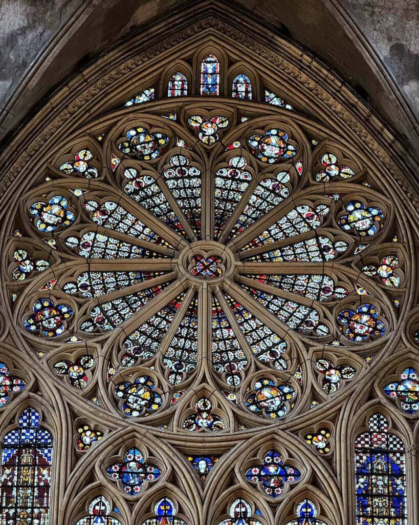metz-cathedral-medieval-vs-modern-glass