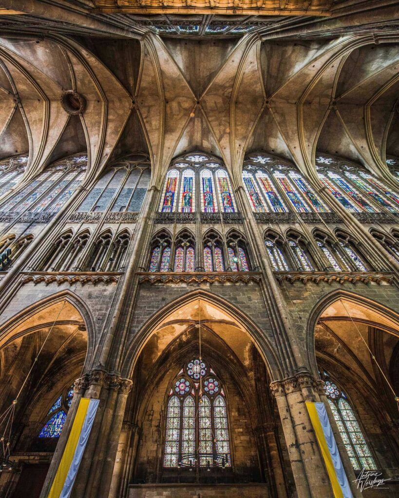 Tall nave and vaulted ceiling inside Metz Cathedral