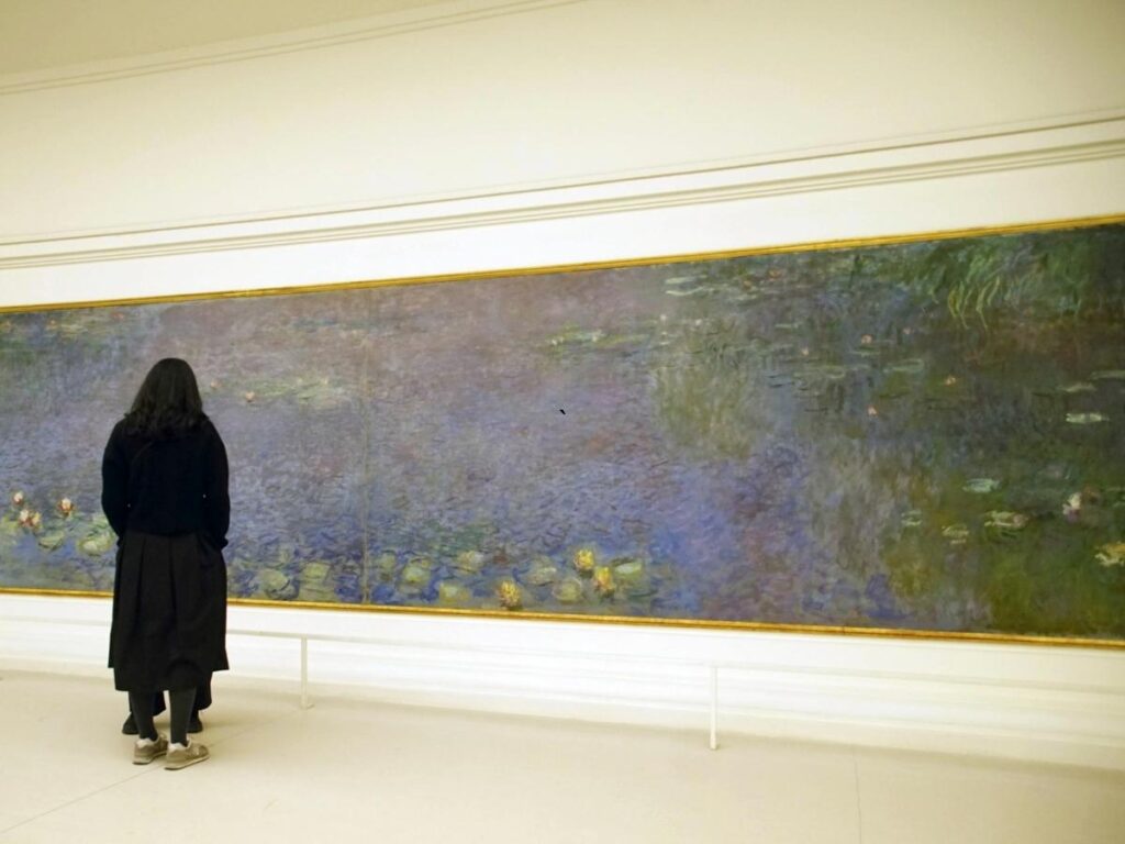 Panoramic view of Monet Water Lilies gallery at Musée de l'Orangerie