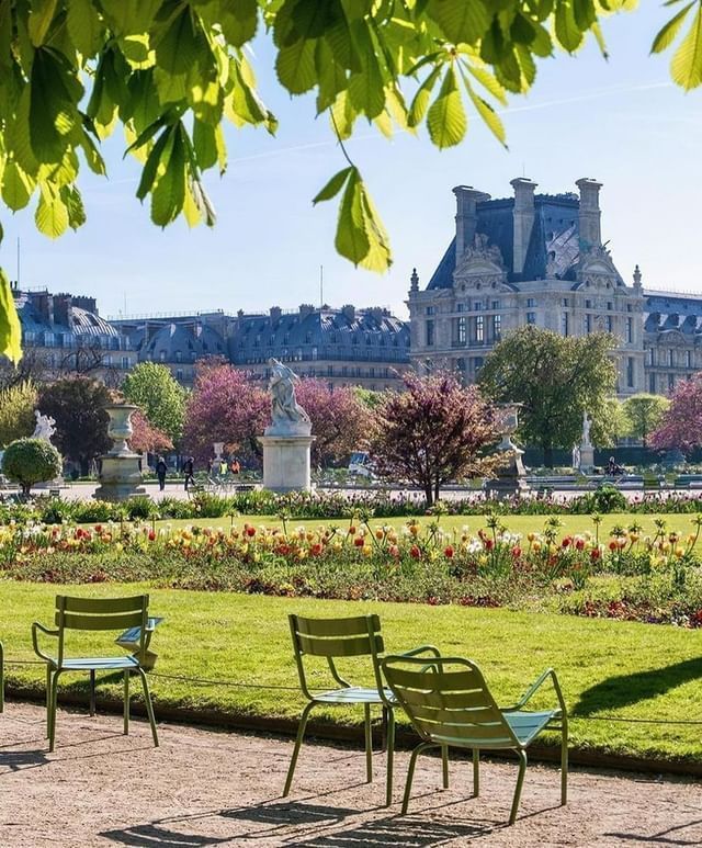 Exterior view of Musée de l'Orangerie beside the Tuileries Garden