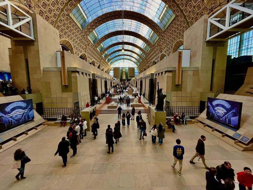 Ticket queue outside Musée d'Orsay during busy hours