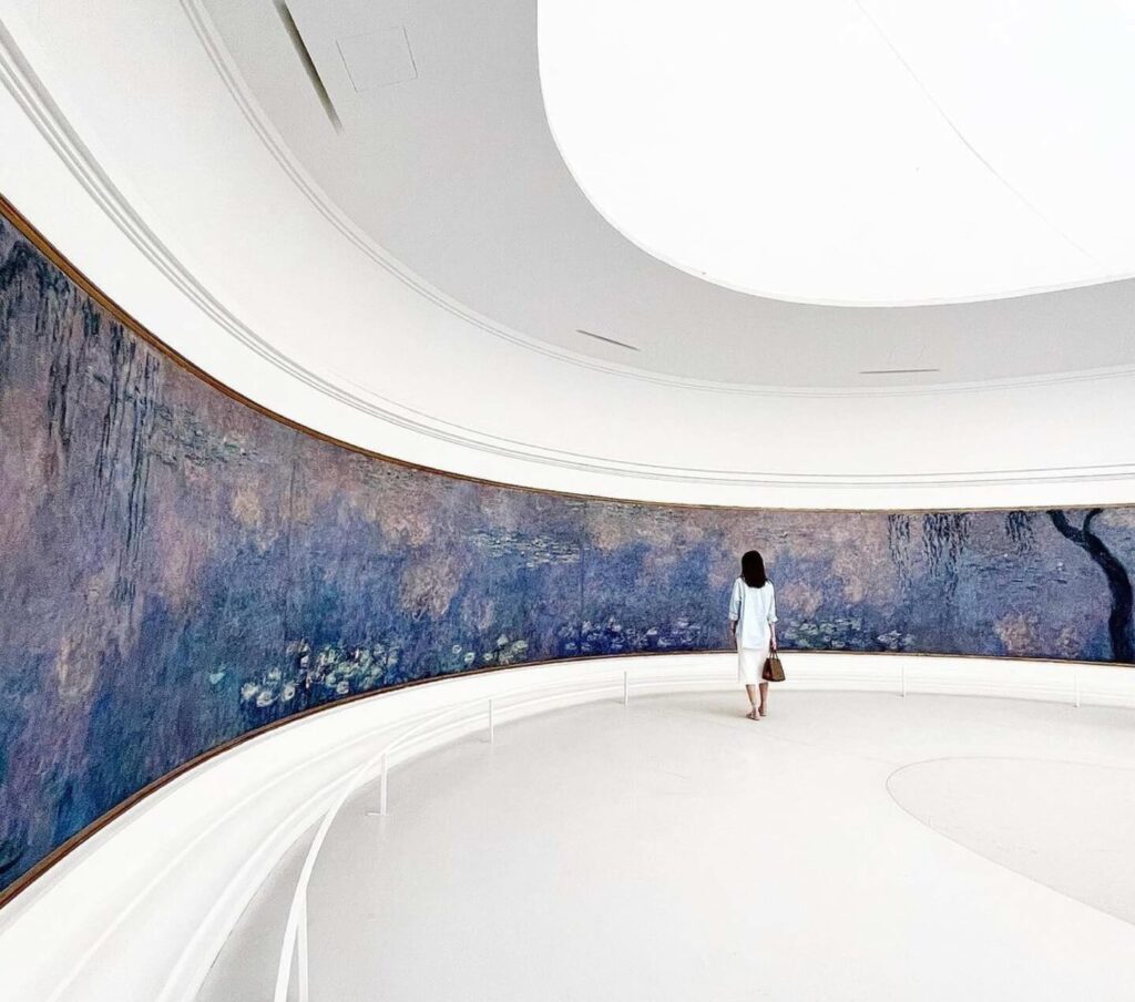Oval shaped Water Lilies room designed by Claude Monet