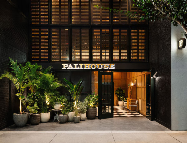 Trendy exterior view of Palihouse Hyde Park Village featuring boutique luxury design, stylish vintage-inspired interiors, vibrant neighborhood charm, and a fashionable upscale stay experience in Tampa.