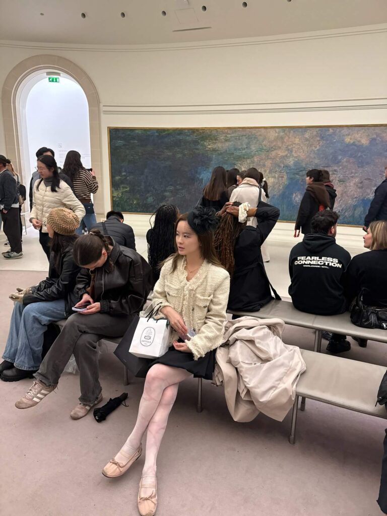 Peaceful gallery atmosphere inside Musée de l'Orangerie
