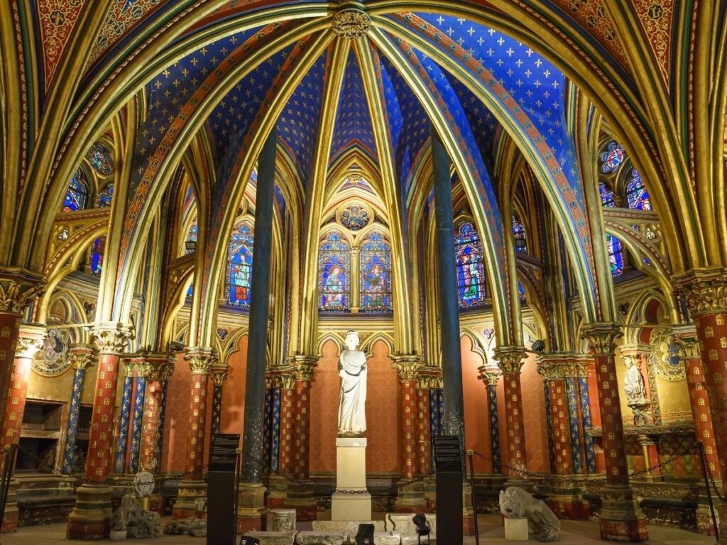 Decorative ceiling inside the lower chapel of Sainte-Chapelle