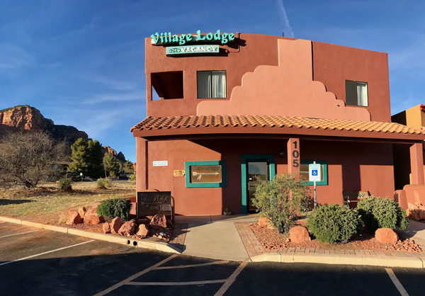 Sedona Village Lodge cozy lodge surrounded by scenic Sedona red rock landscapes