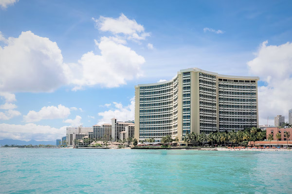 Beachfront tower view of Sheraton Waikiki overlooking Waikiki Beach and the Pacific Ocean