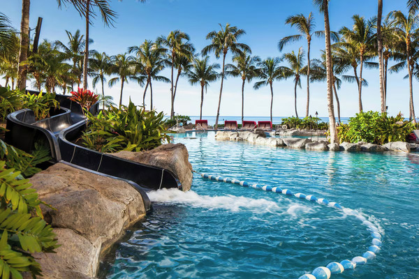 Oceanfront exterior view of Sheraton Waikiki overlooking Waikiki Beach and the Pacific Ocean