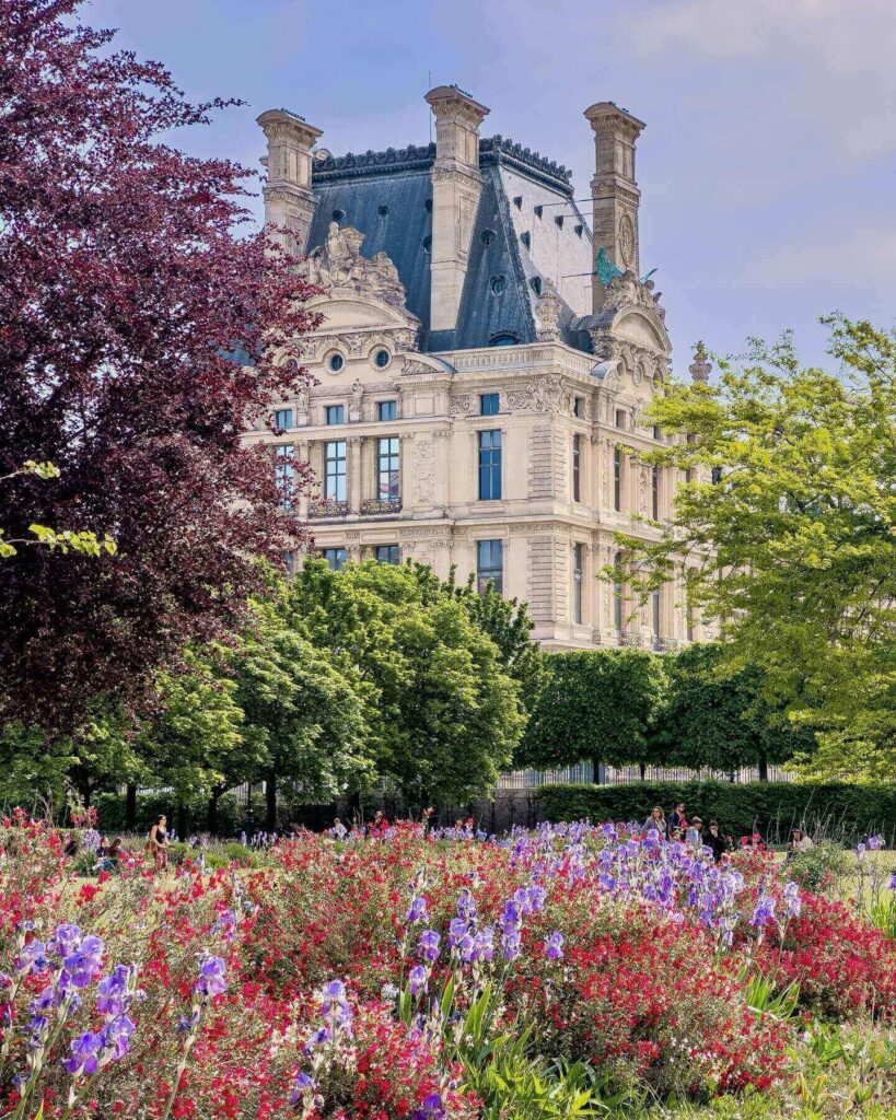 Spring flowers in Jardin des Tuileries near Musée de l'Orangerie