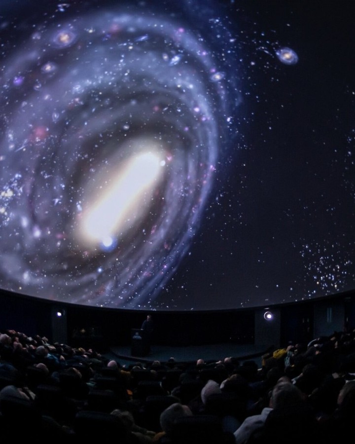 Planetarium show at Vulcania exploring planets and volcanic worlds