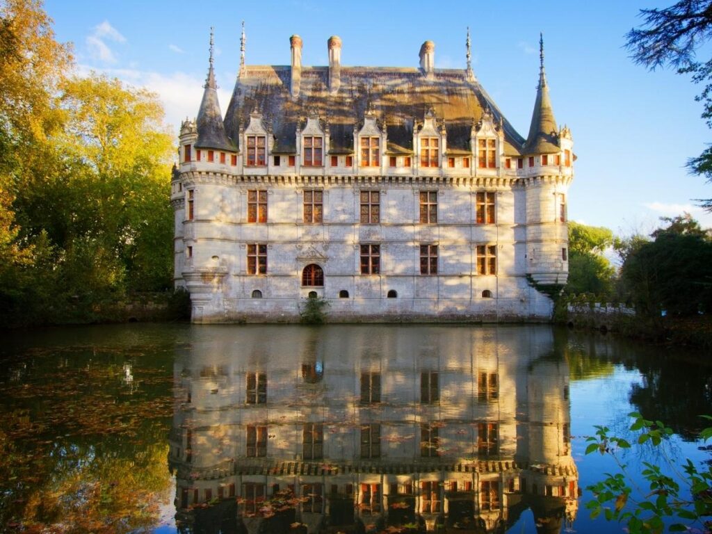 Château d'Azay-le-Rideau reflected in the waters of the Indre River