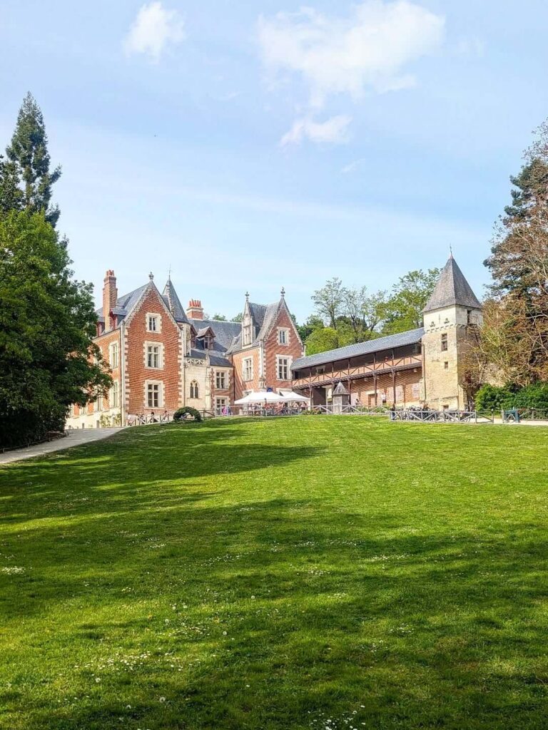 Clos Lucé and Château d'Amboise, two highlights of a day trip to Amboise