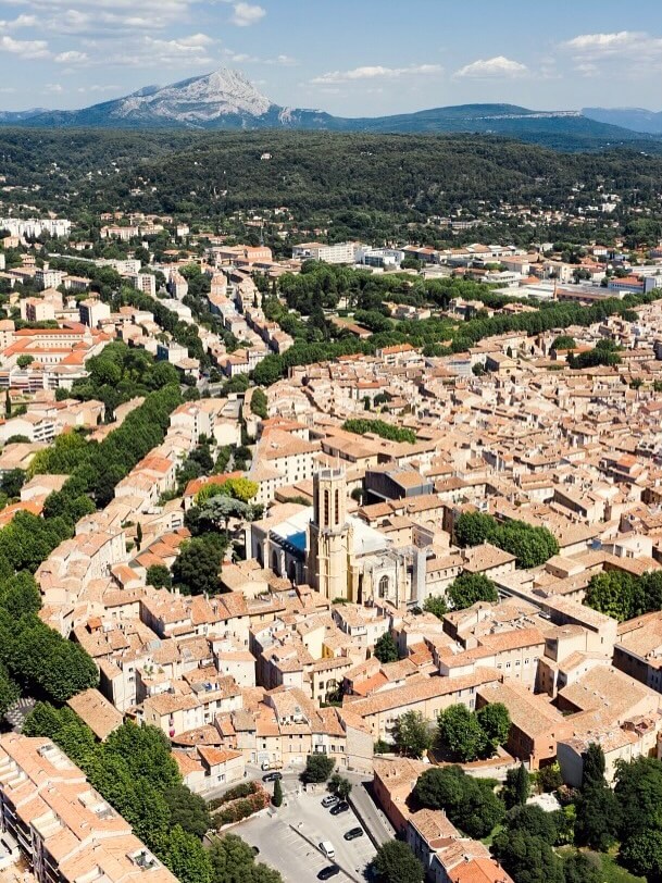 Drive from Aix-en-Provence to Gorges du Verdon through Provence
