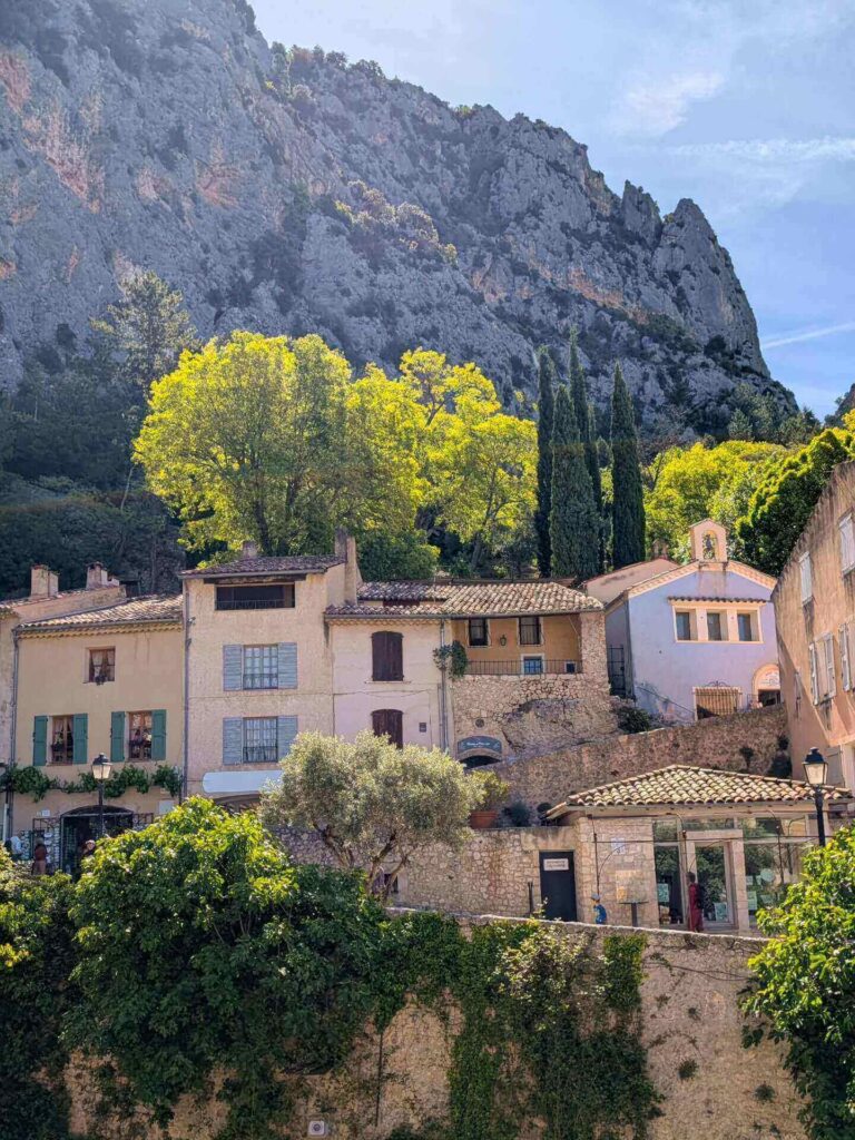 Moustiers-Sainte-Marie village surrounded by cliffs in Provence