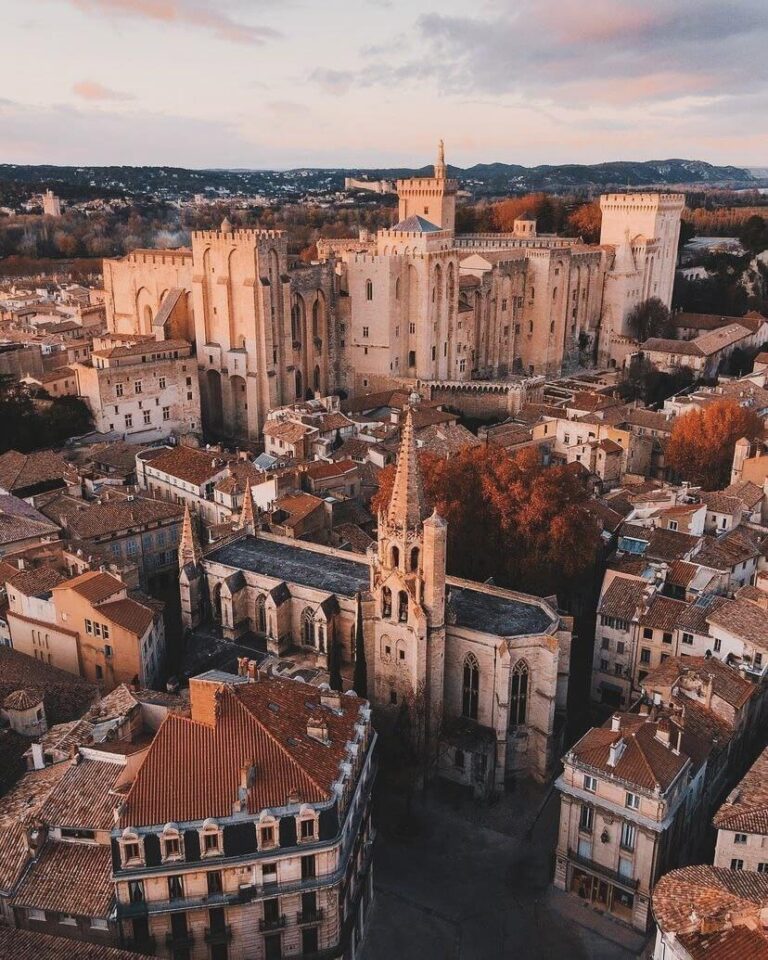 Everything You Need to Know About Palais des Papes in Avignon