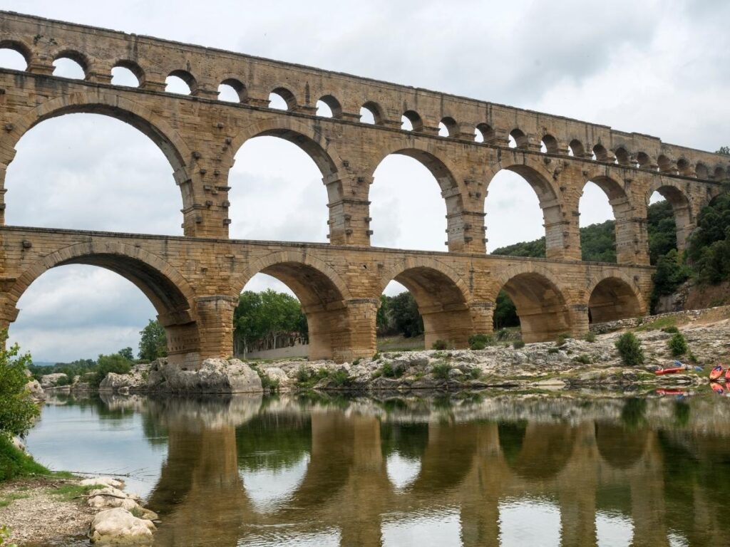 Three-tier design of Pont du Gard demonstrating Roman engineering